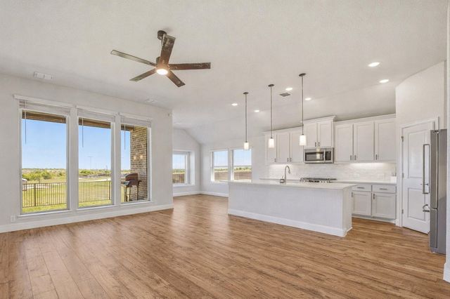 800 Jaguar Ridge, Godley, TX 76044