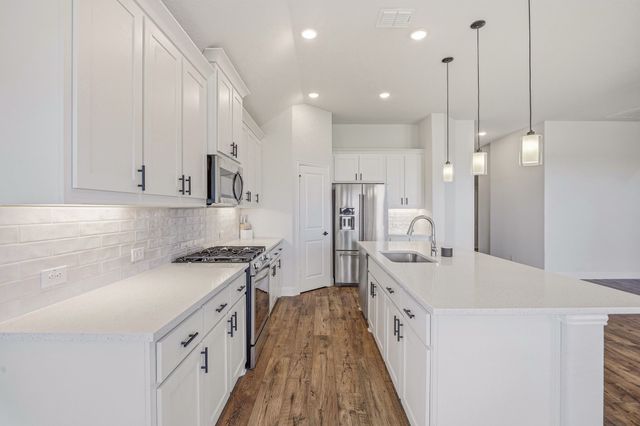 800 Jaguar Ridge, Godley, TX 76044