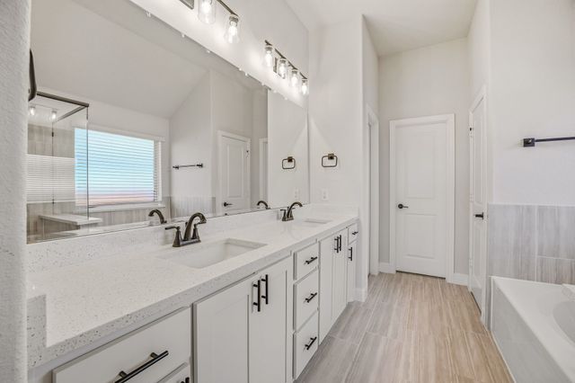 800 Jaguar Ridge, Godley, TX 76044