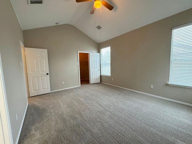 544 Hogan, Kyle, TX 78640