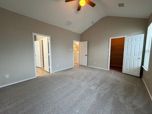 544 Hogan, Kyle, TX 78640