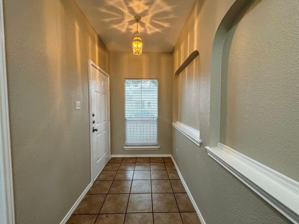 544 Hogan, Kyle, TX 78640