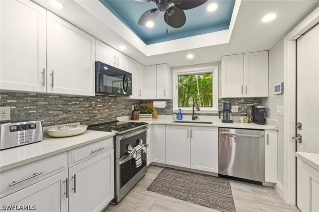 530 108th AVE N, Naples, FL 34108