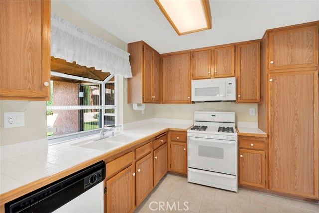 12384 Highgate, Victorville, CA 92395