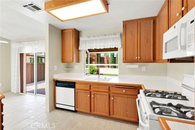 12384 Highgate, Victorville, CA 92395