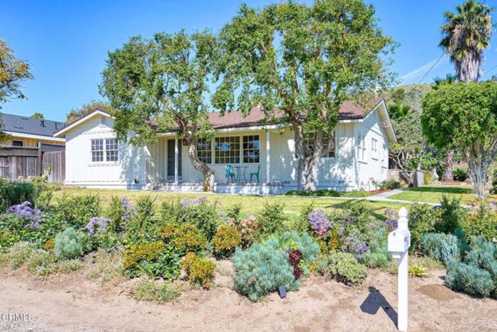 567 Mesa Drive, Camarillo, CA 93010