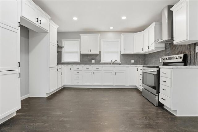 2900 N 30TH Street, Kansas City, KS 66104