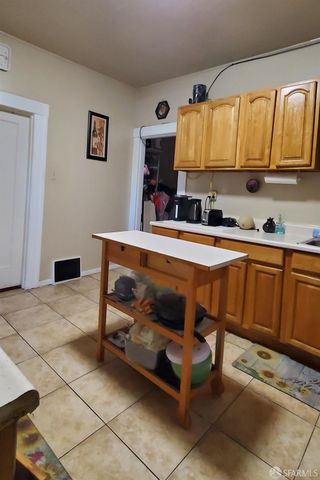 1415 Hawes Street, San Francisco, CA 94124