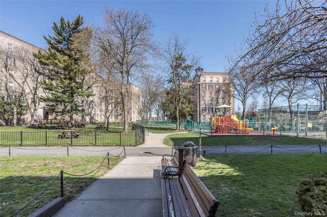 55-23 31 Avenue 1, Woodside, NY 11377