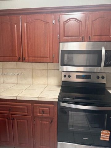 10851 SW 2nd St K110, Sweetwater, FL 33174