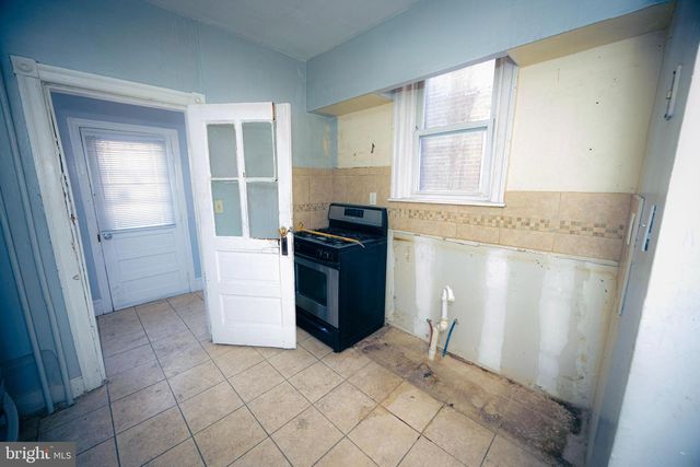 5729 HADFIELD ST, Philadelphia, PA 19143