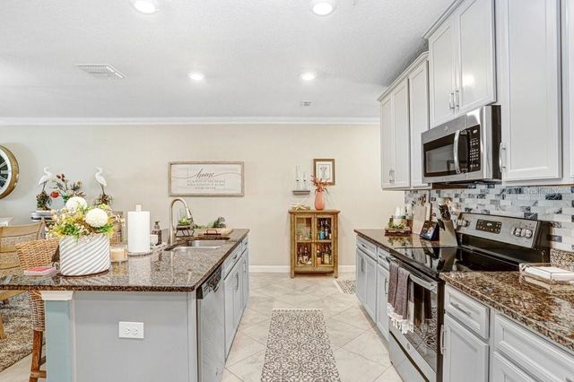 10385 ECHO DOCK LOOP, San Antonio, FL 33576