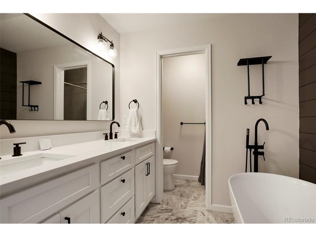 2045 E 128th Dr, Thornton, CO 80241