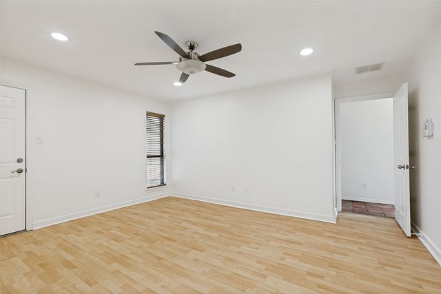 5045 Thunder Road, Dallas, TX 75244