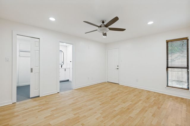 5045 Thunder Road, Dallas, TX 75244