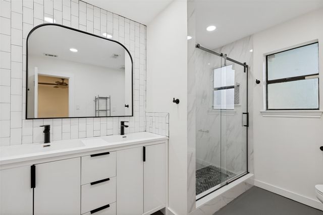 5045 Thunder Road, Dallas, TX 75244