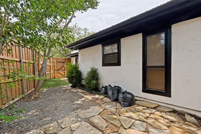 5045 Thunder Road, Dallas, TX 75244