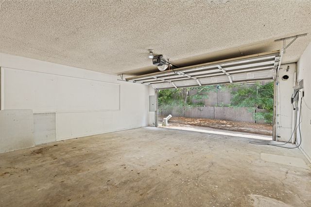 5045 Thunder Road, Dallas, TX 75244