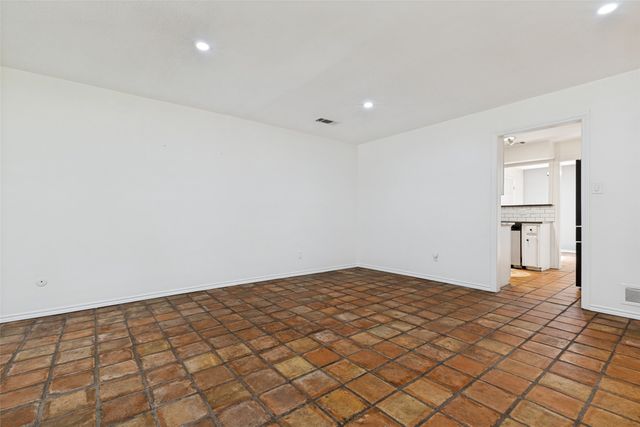 5045 Thunder Road, Dallas, TX 75244