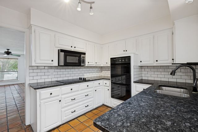 5045 Thunder Road, Dallas, TX 75244