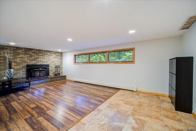 9 Van Vlack Road, Hopewell Junction, NY 12533