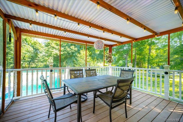 9 Van Vlack Road, Hopewell Junction, NY 12533