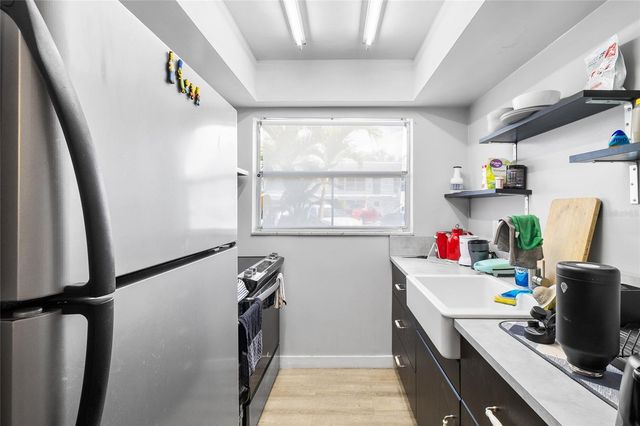 1221 DREW STREET B3, Clearwater, FL 33755