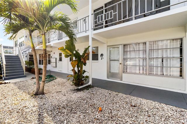 1221 DREW STREET B3, Clearwater, FL 33755
