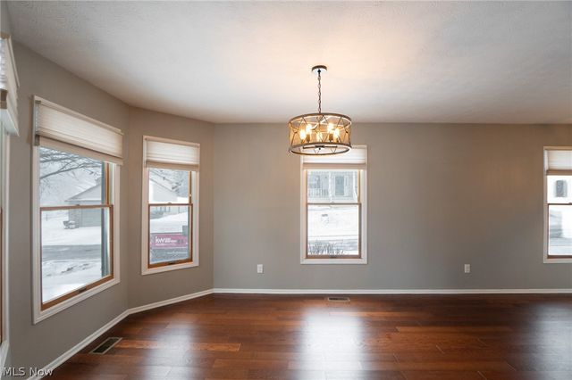 4985 Searls Drive NW, North Canton, OH 44720