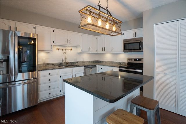 4985 Searls Drive NW, North Canton, OH 44720