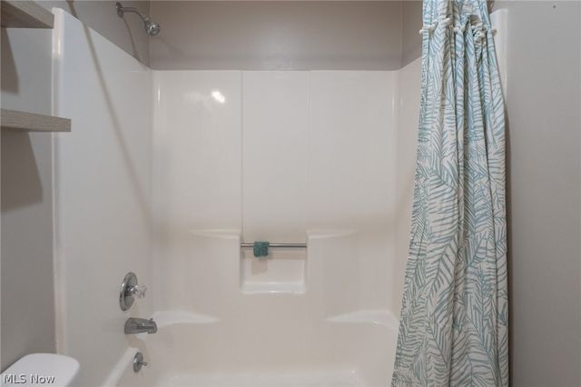 4985 Searls Drive NW, North Canton, OH 44720