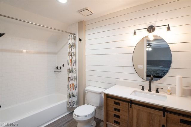 4985 Searls Drive NW, North Canton, OH 44720