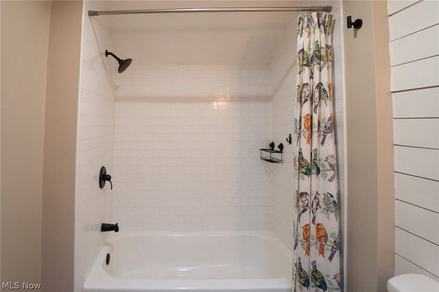 4985 Searls Drive NW, North Canton, OH 44720