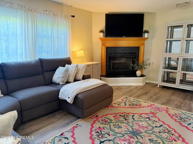 58 Madison Court, Tinton Falls, NJ 07712