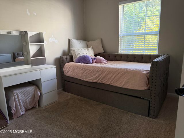 58 Madison Court, Tinton Falls, NJ 07712