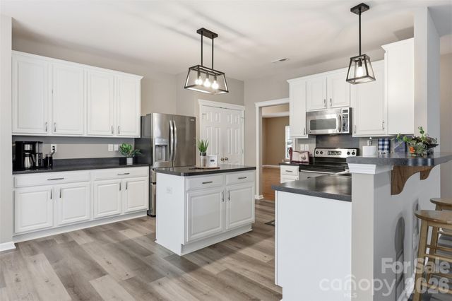 11814 Withers Mill Drive, Charlotte, NC 28278