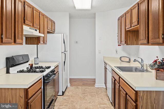 8 SEQUOIA CT, Barnegat, NJ 08005