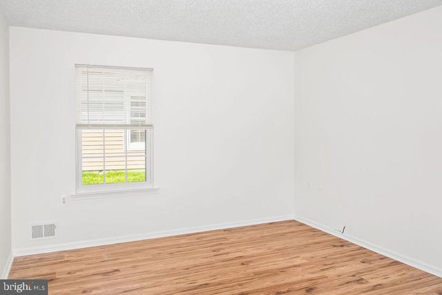 8 SEQUOIA CT, Barnegat, NJ 08005