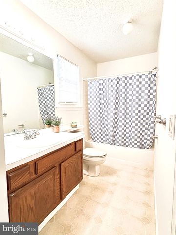 8 SEQUOIA CT, Barnegat, NJ 08005