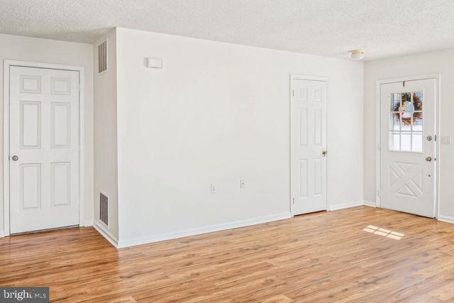 8 SEQUOIA CT, Barnegat, NJ 08005