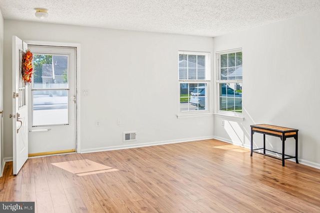 8 SEQUOIA CT, Barnegat, NJ 08005