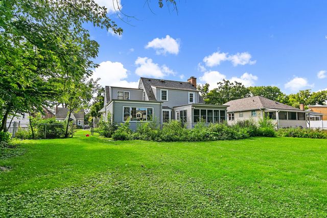 369 N Walnut Street, Elmhurst, IL 60126