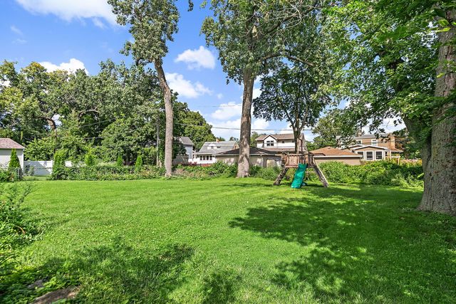 369 N Walnut Street, Elmhurst, IL 60126