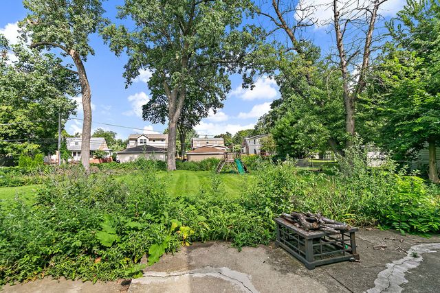 369 N Walnut Street, Elmhurst, IL 60126