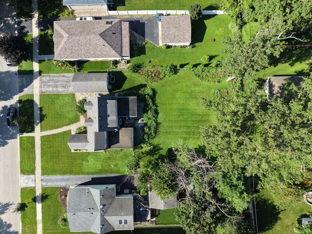 369 N Walnut Street, Elmhurst, IL 60126