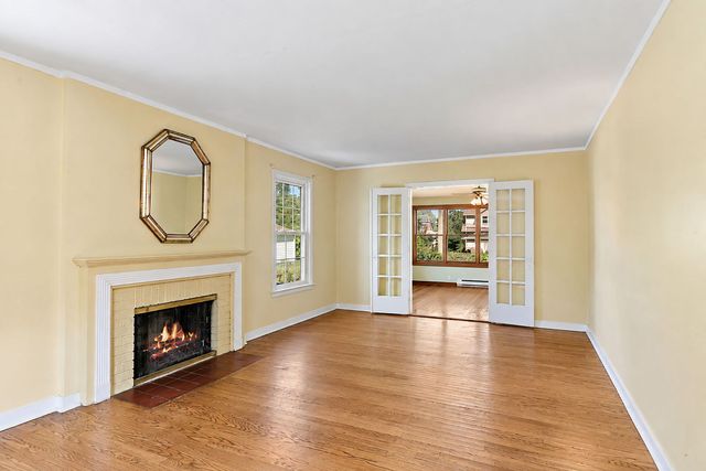 369 N Walnut Street, Elmhurst, IL 60126