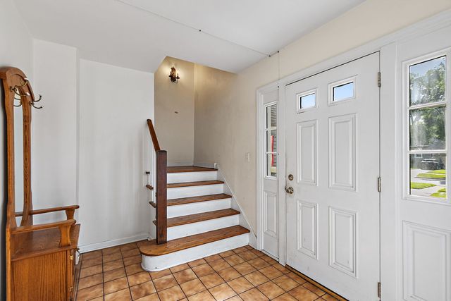 369 N Walnut Street, Elmhurst, IL 60126