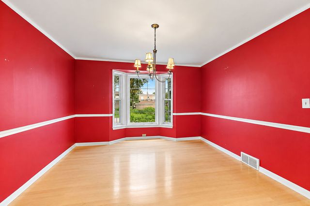 369 N Walnut Street, Elmhurst, IL 60126