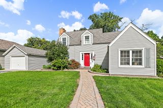 369 N Walnut Street, Elmhurst, IL 60126