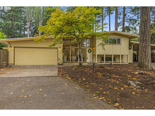 7825 Sw HALL Blvd, Beaverton, OR 97008